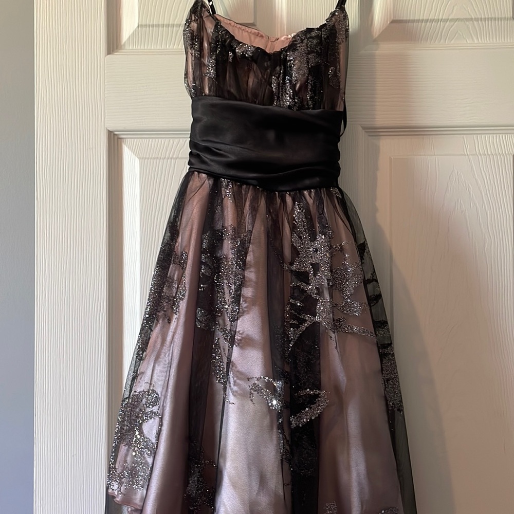 Homecoming type dress in perfectly good condition